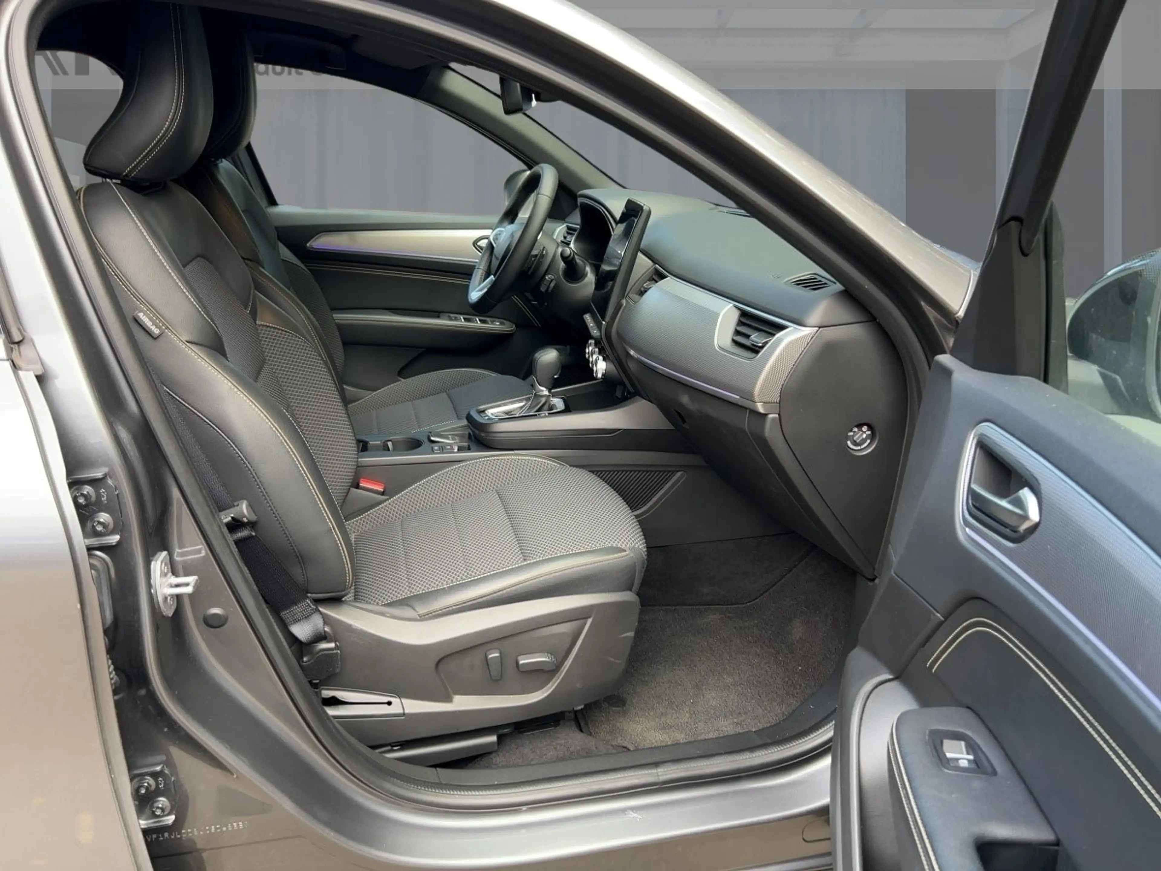 Renault Arkana 1.3 TCe 140 Mild-Hybrid Techno EU6e SHZ PDC — photo 8