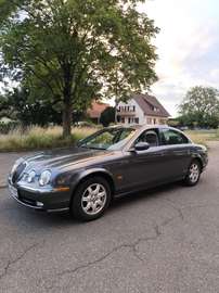 3.0 V6 Executive Scheckheftgepflegt bei Jaguar!!!