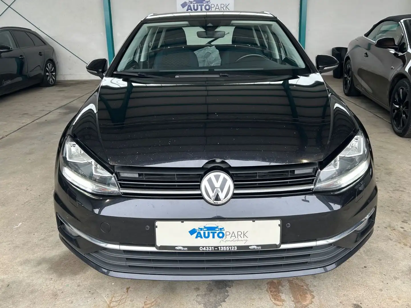 Volkswagen Golf VII Lim. 1.6 TDI IQ.DRIVE DSG Schwarz - 2