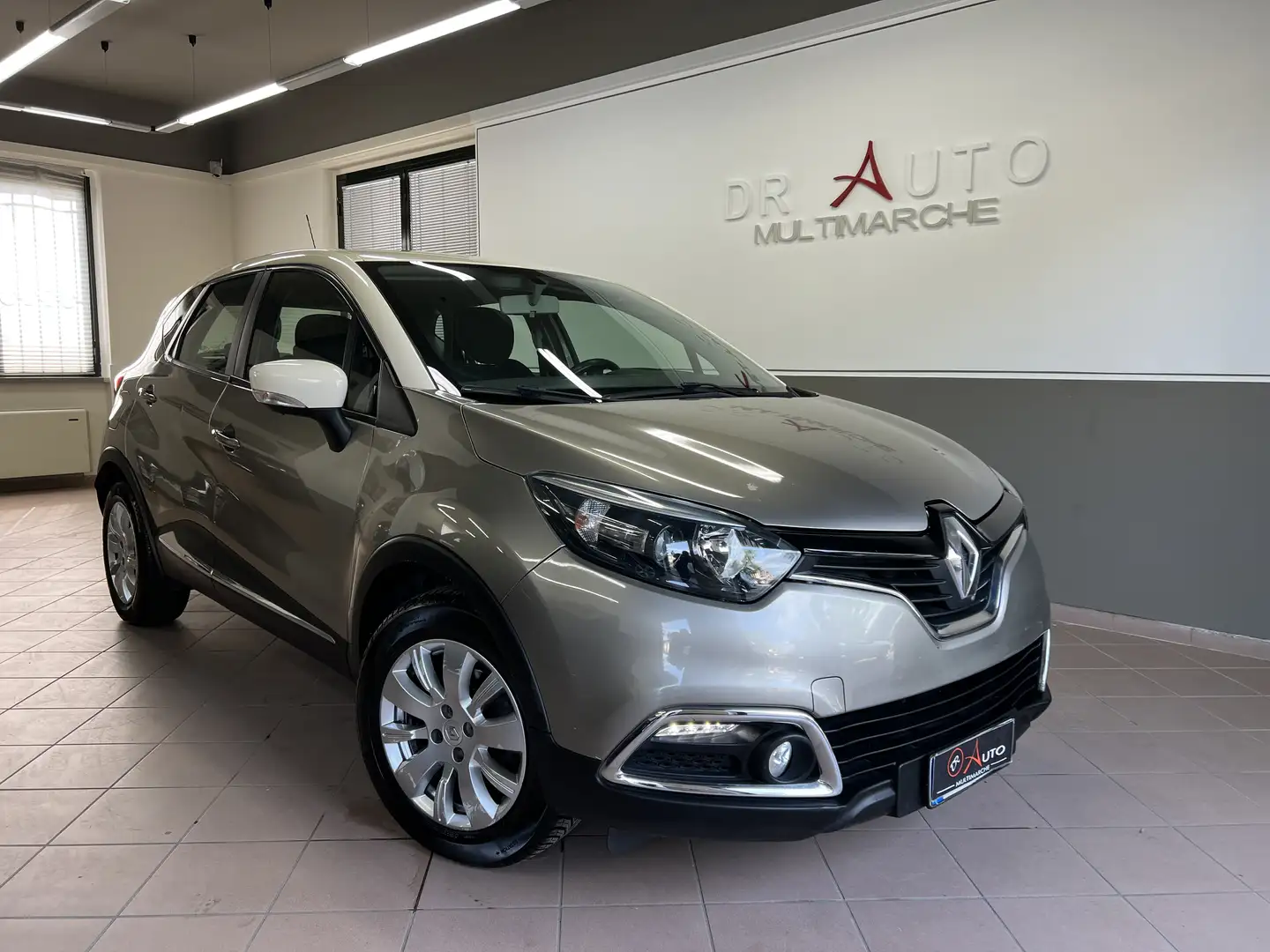 Renault Captur 1.5 dci energy R-Link s&s 90cv Bronze - 1