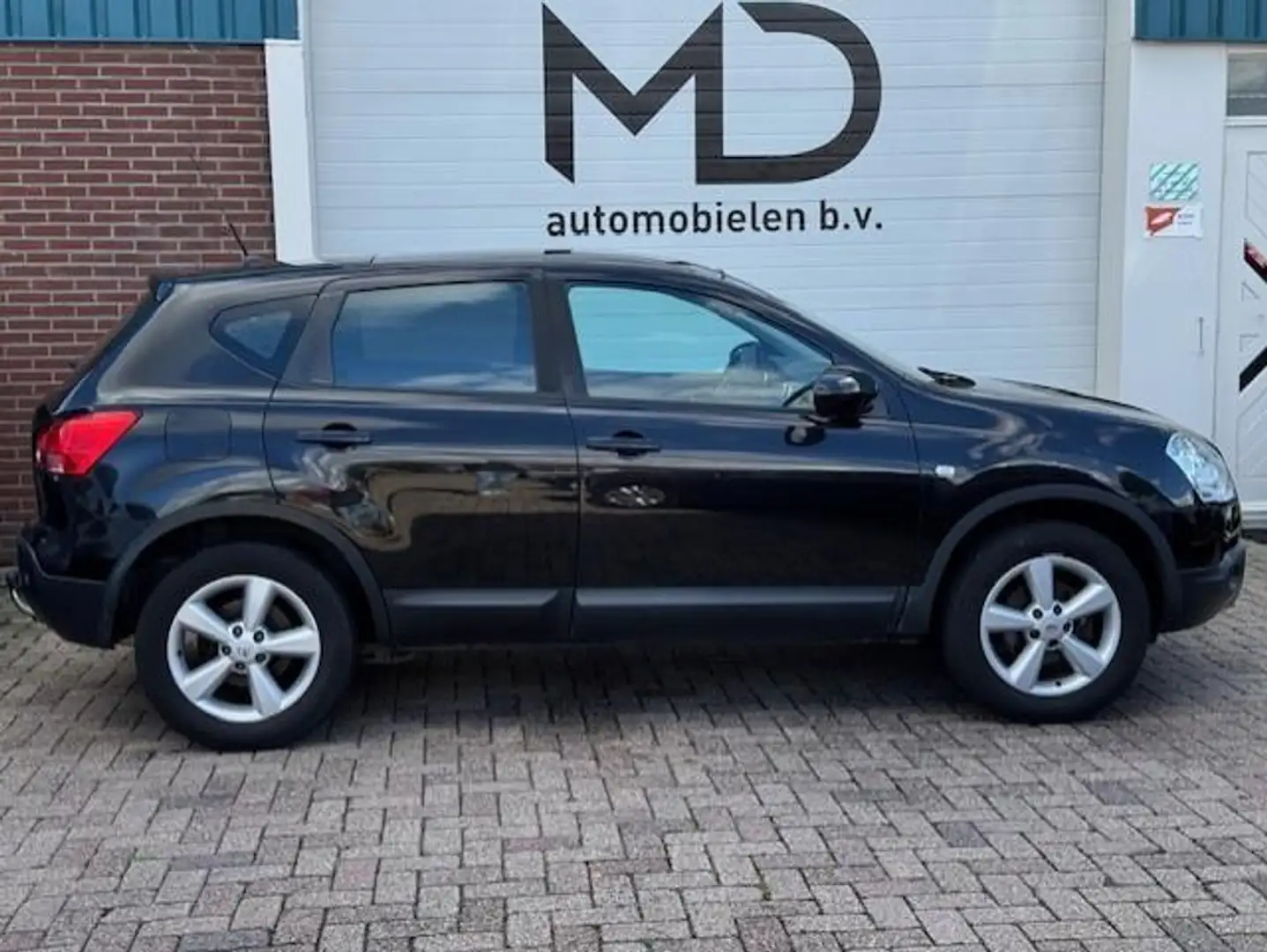 Nissan Qashqai 1.6 Connect Edition - Panorama dak - Trekhaak Noir - 2