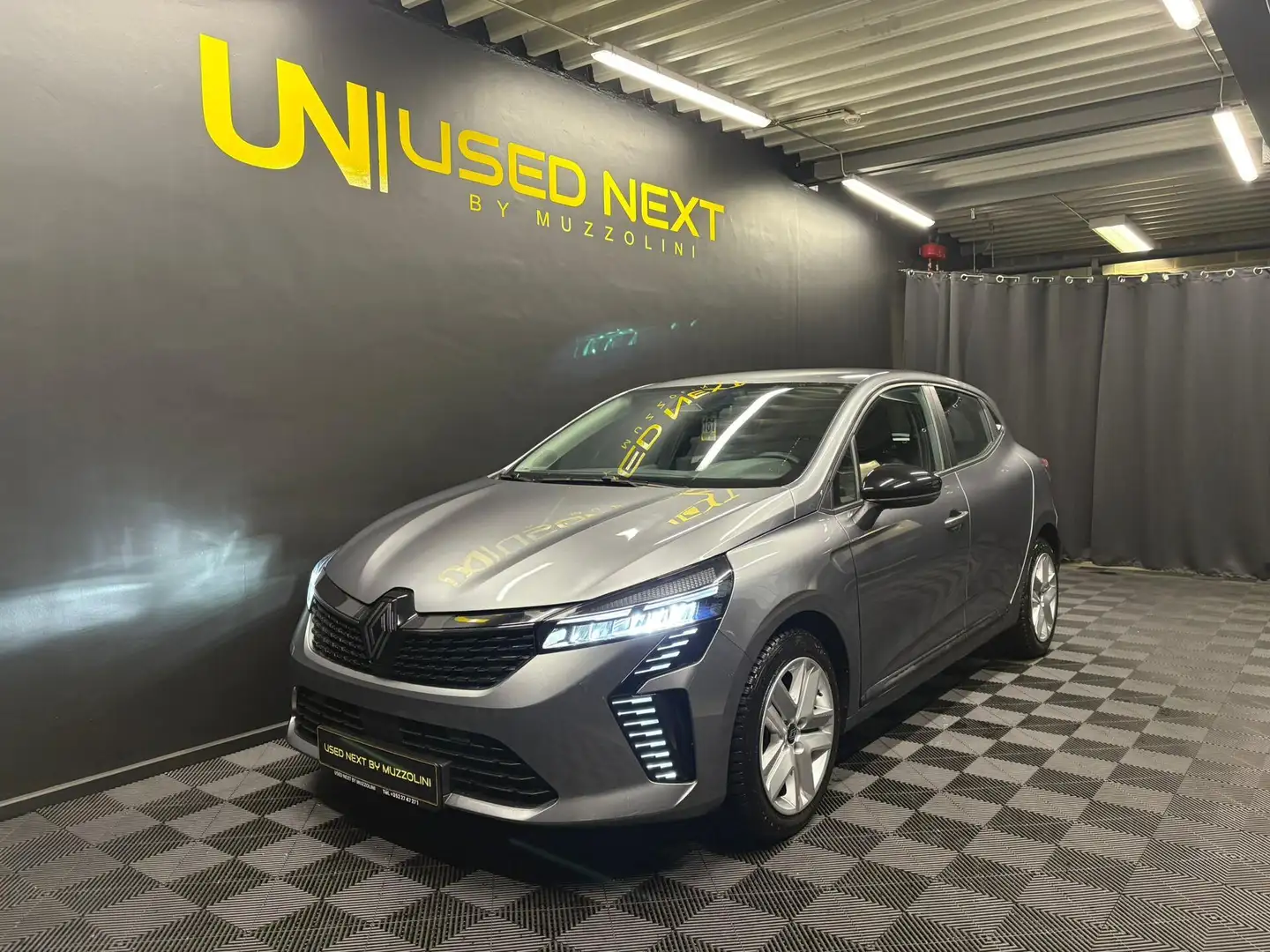 Renault Clio 1.0 TCe 90 EVOLUTION Gris - 1