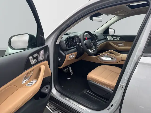 Mercedes-Benz GLS Class view 8