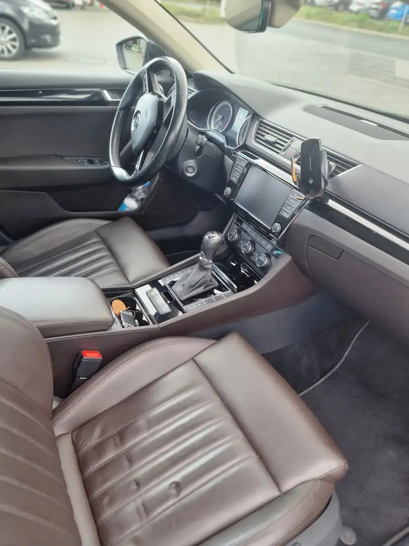 Skoda Superb Superb 2.8 V6 Tiptronic Laurin Zwart - 2