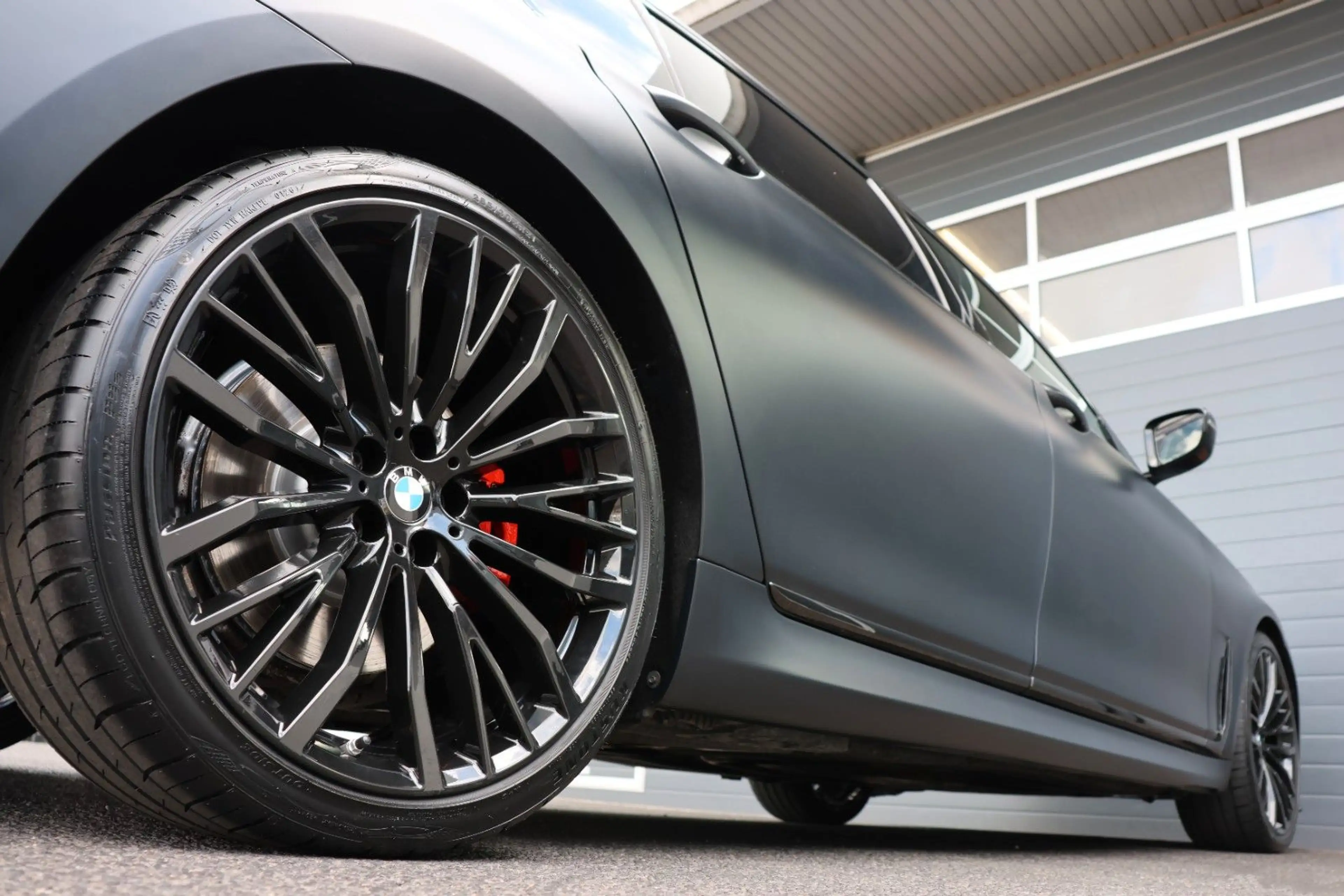 BMW 750 Li M/HUD/SkyLounge/H&K/MASSAGE/4xSHZ/4xSBL/21 — photo 14
