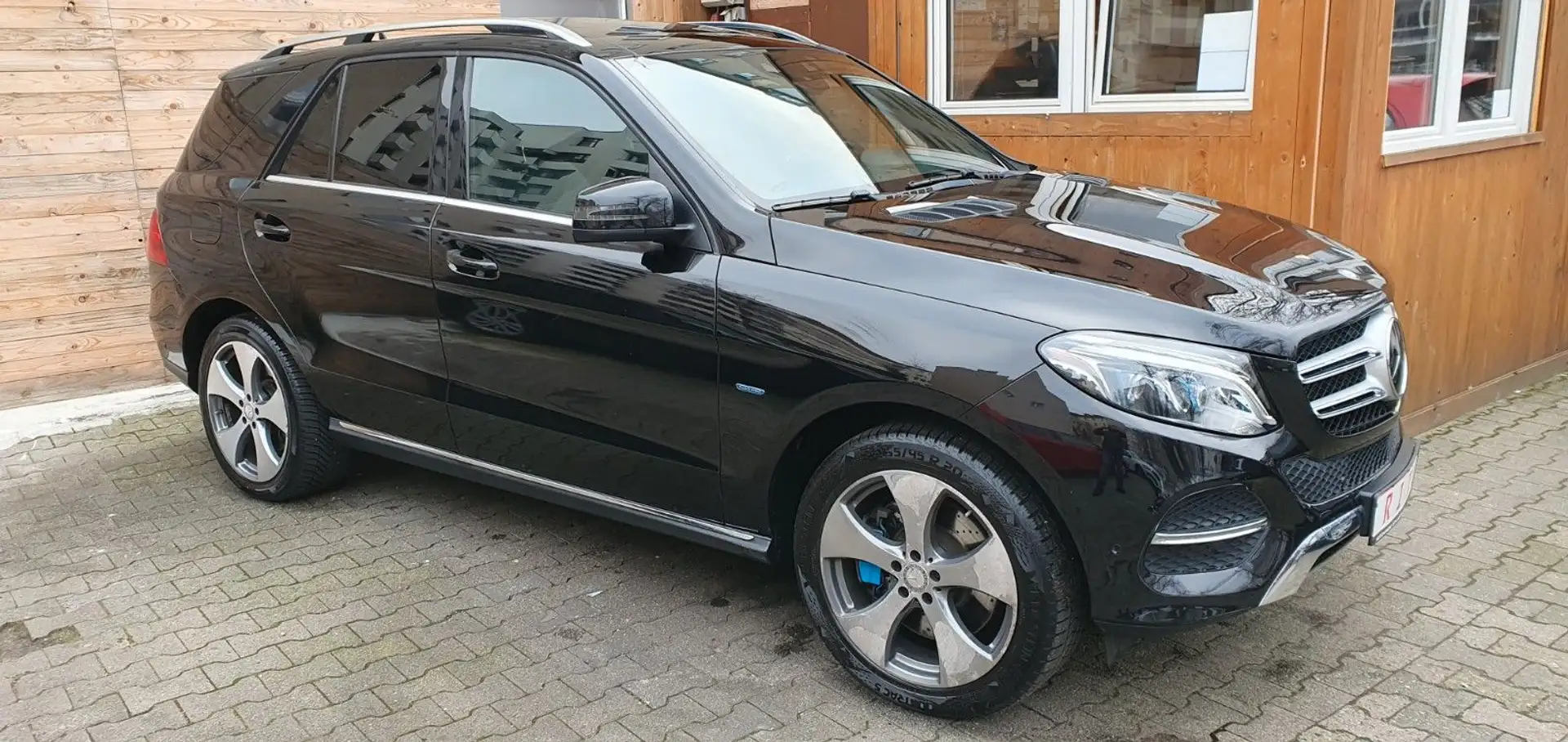 Mercedes-Benz GLE 500 GLE -Klasse GLE 500 e 4Matic Fekete - 2