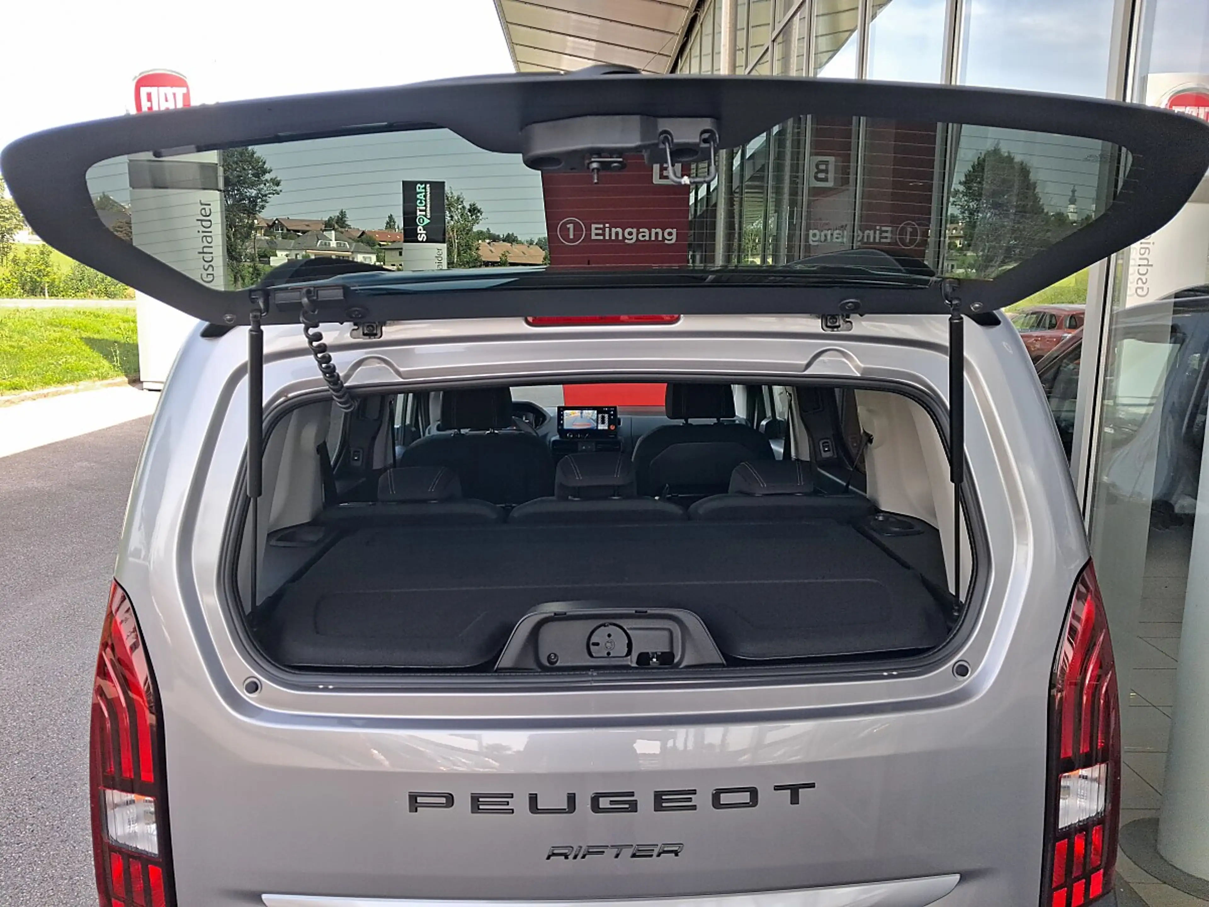 Peugeot Rifter 1,5 BlueHDI 130 S&S Allure — photo 7