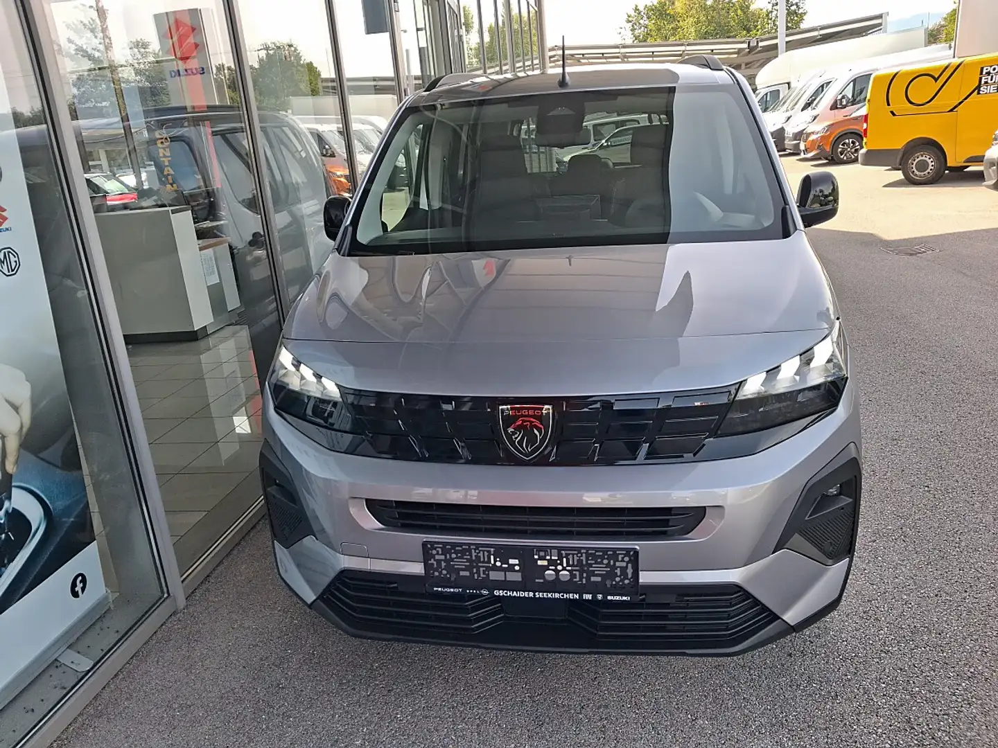 Peugeot Rifter 1,5 BlueHDI 130 S&S Allure Grau - 2