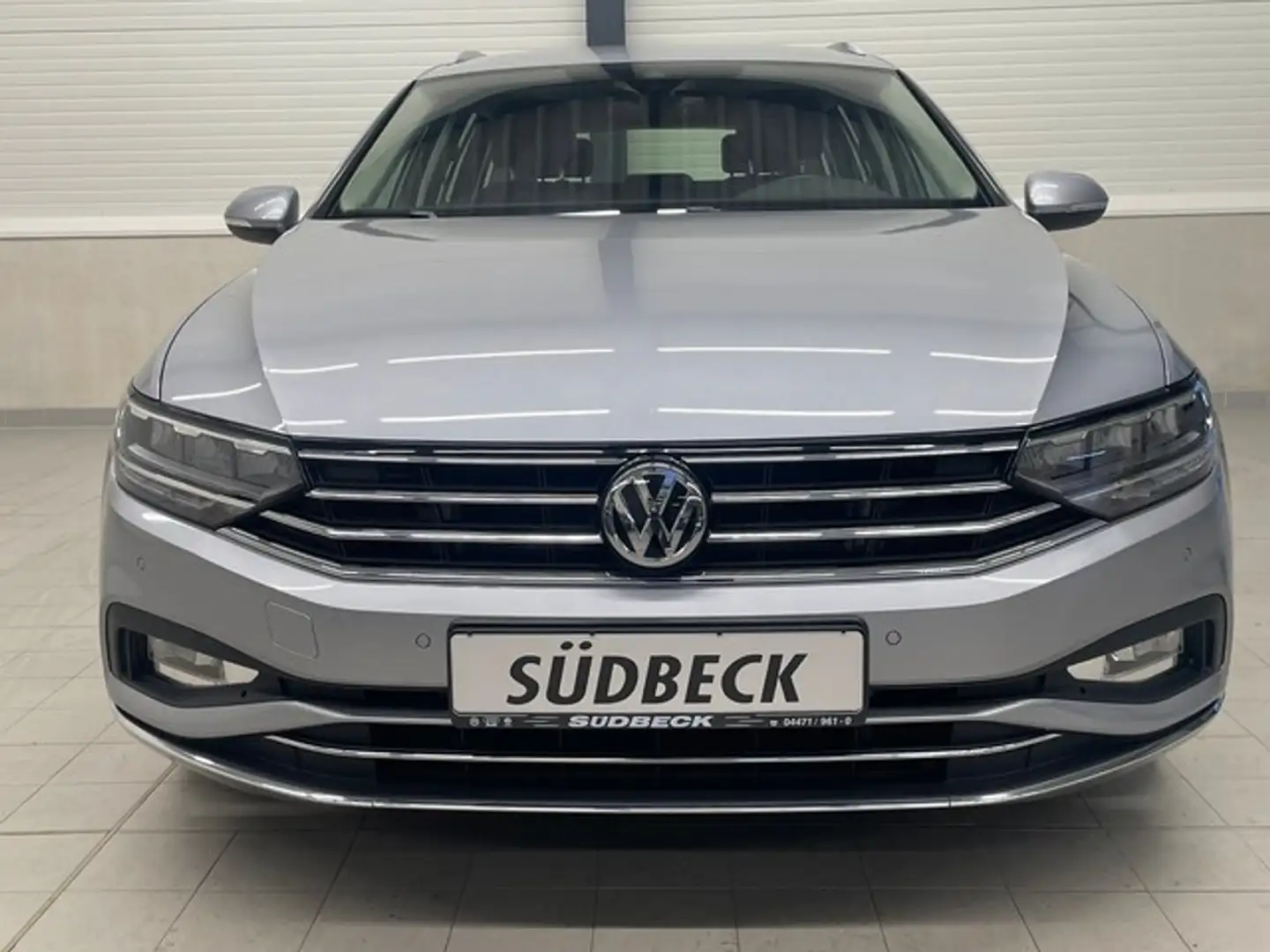 Volkswagen Passat Variant 1.5 TSI Elegance NAVI+KAMERA+KEYLESS+APP++ Silber - 2