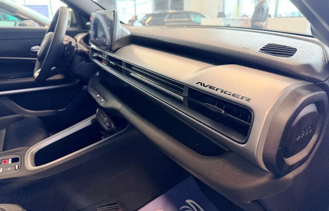 Jeep Avenger 2026 — фото 11