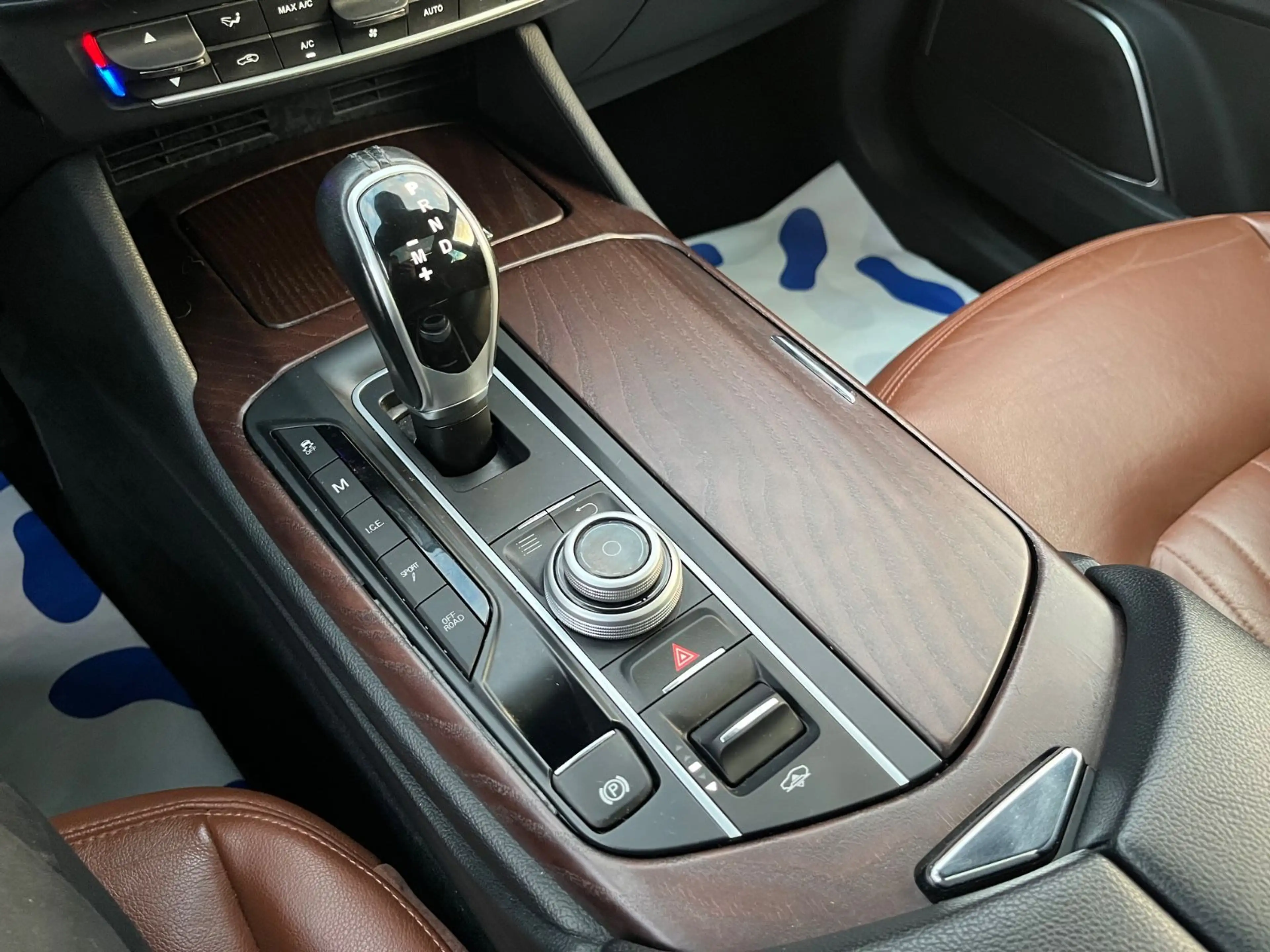 Maserati Levante GRANLUSSO*BRAUN-LEDER*PANO*TOTWINKEL*KAM — photo 11