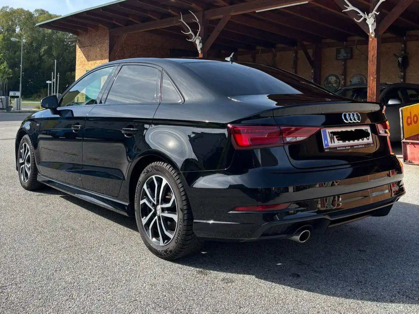 Audi A3 A3 Limousine 30 TFSI sport S-Line Ext. Schwarz - 2
