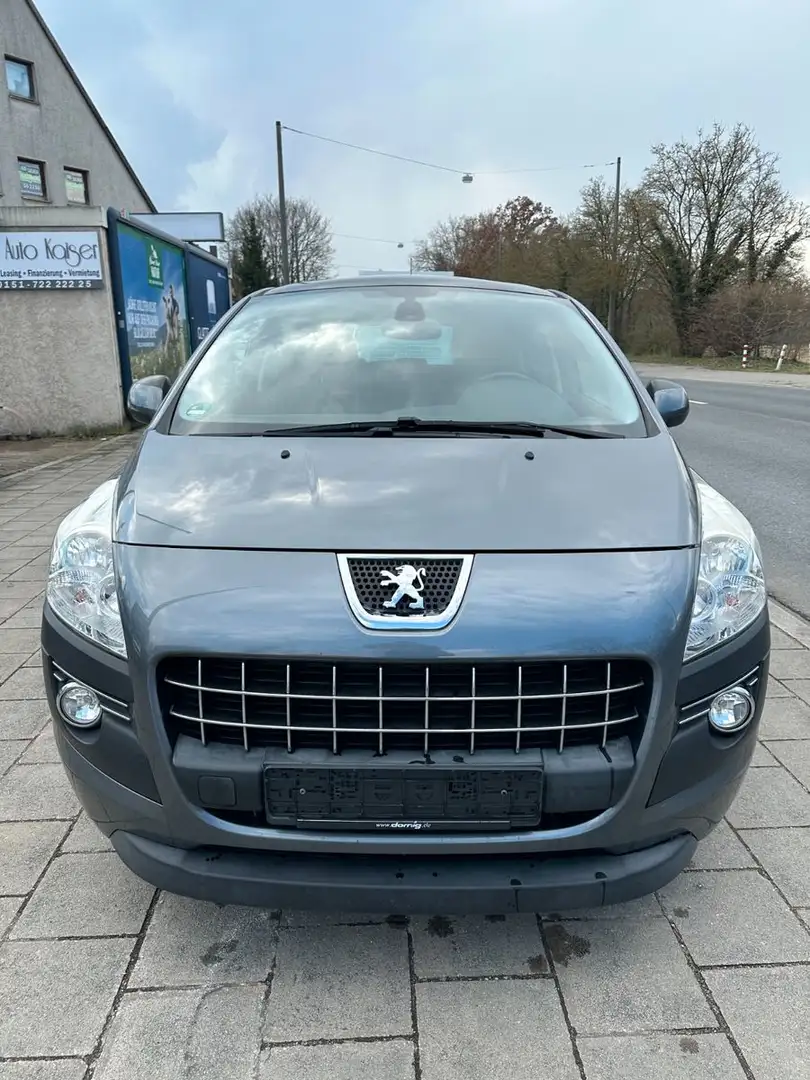 Peugeot 3008 Premium PANORAMA/6 GANG/SHZ/AHK Gris - 2