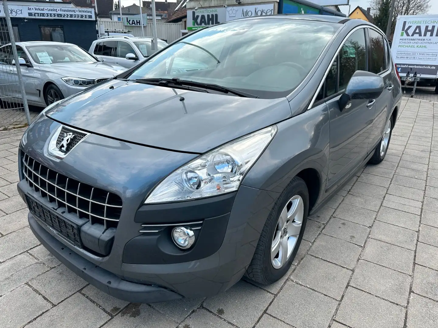 Peugeot 3008 Premium PANORAMA/6 GANG/SHZ/AHK Gris - 1