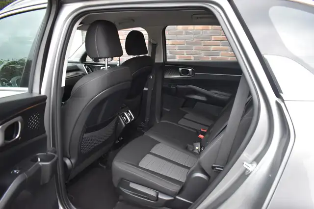 Kia Sorento view 6