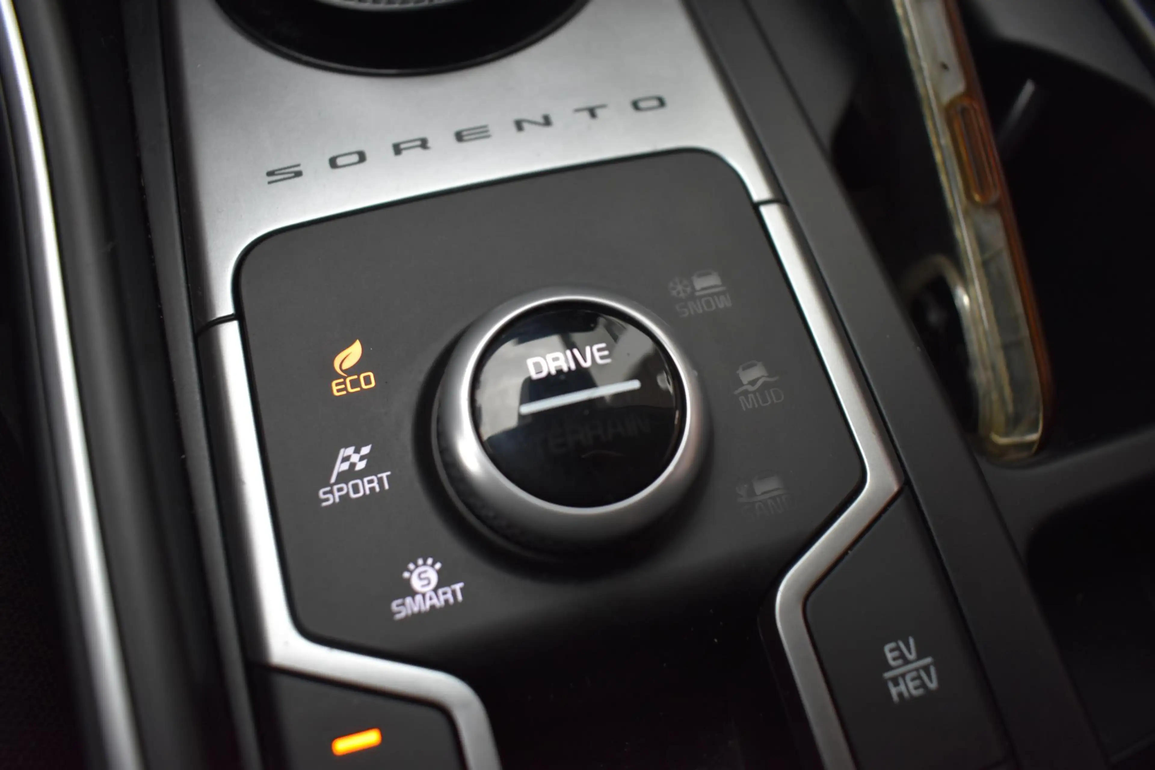 Kia Sorento 1.6 T-GDI Plug-in Hybrid 4WD ComfortLine 5p. — photo 32