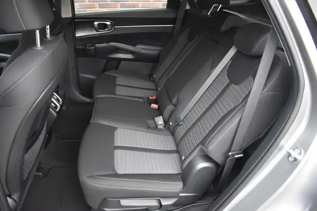 Kia Sorento view 16