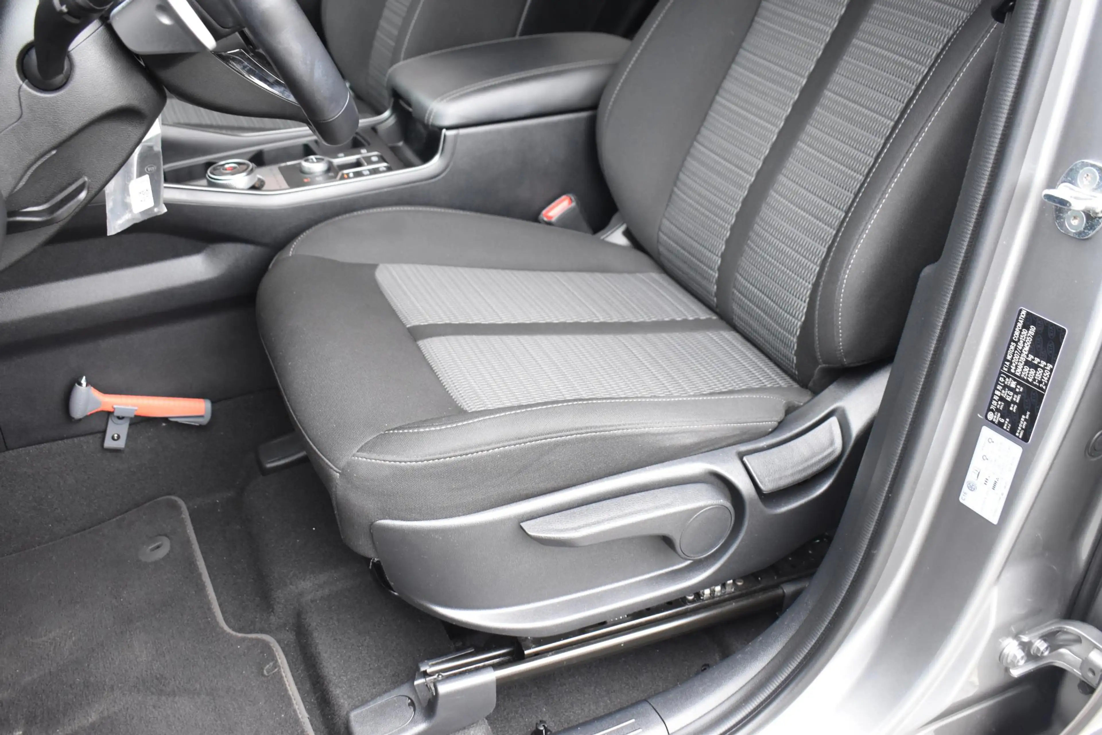 Kia Sorento 1.6 T-GDI Plug-in Hybrid 4WD ComfortLine 5p. — photo 12