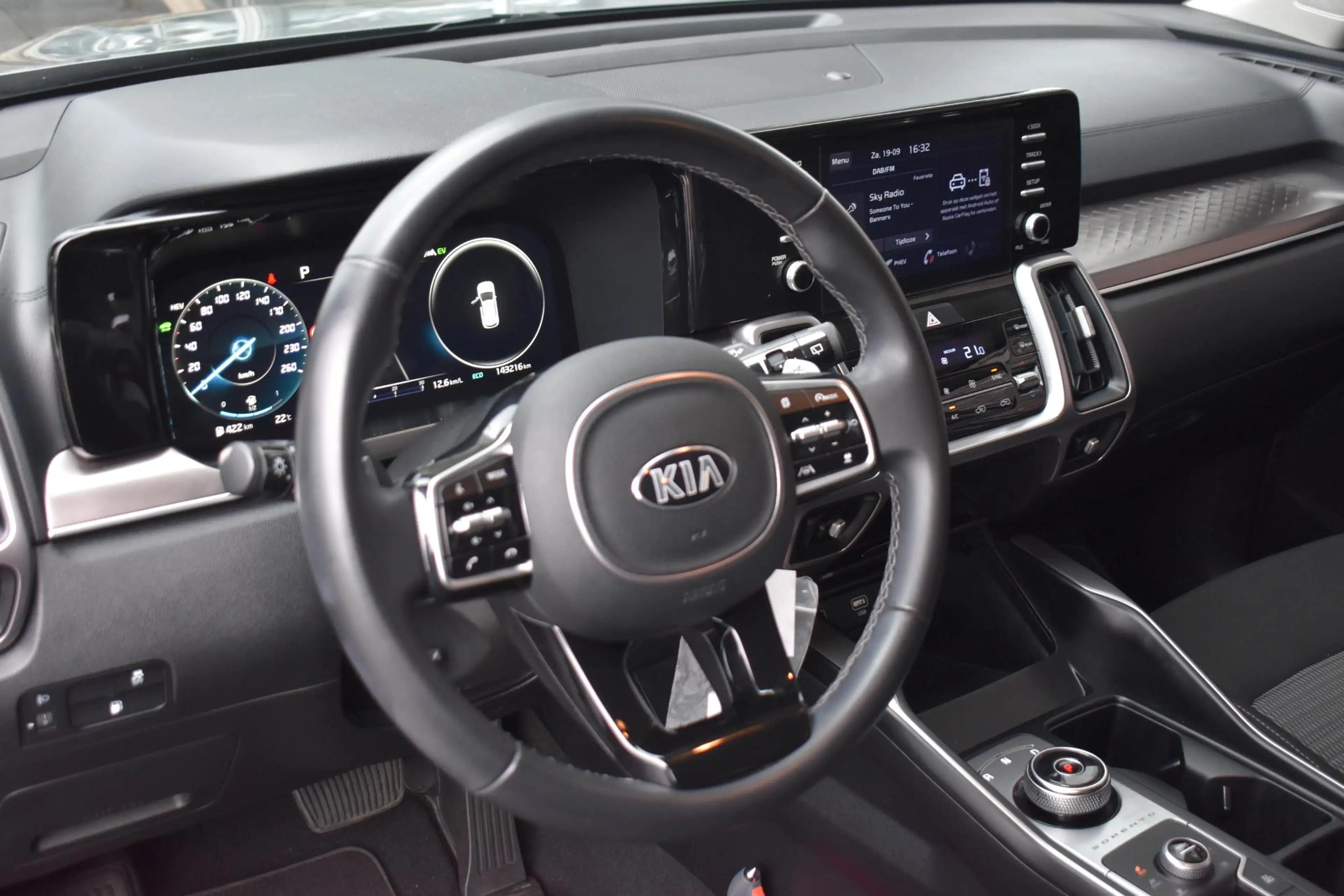 Kia Sorento 1.6 T-GDI Plug-in Hybrid 4WD ComfortLine 5p. — photo 4