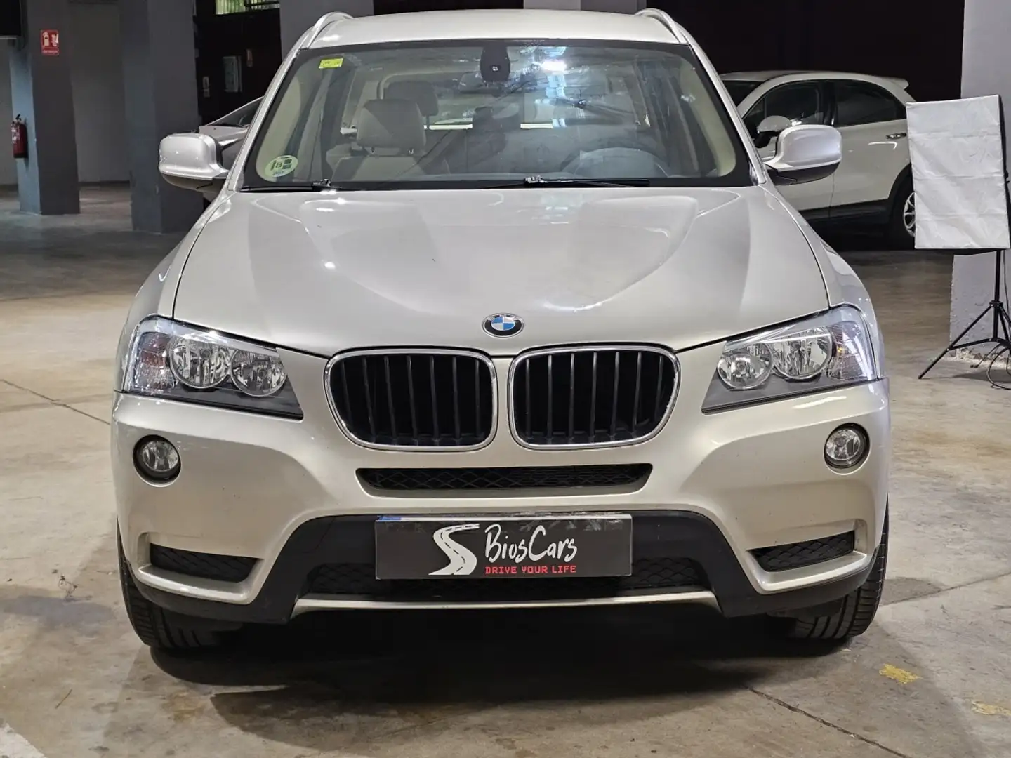 BMW X3 xDrive 20dA Beige - 2