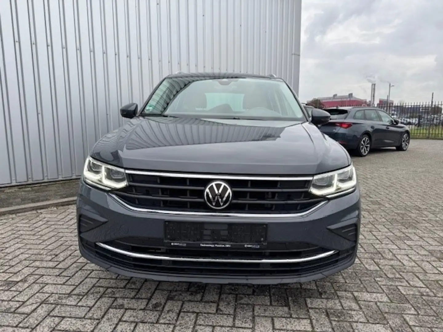 Volkswagen Tiguan 1.4 TSI eHybrid Business Plus l Elektr. Trekhaak l Gris - 2