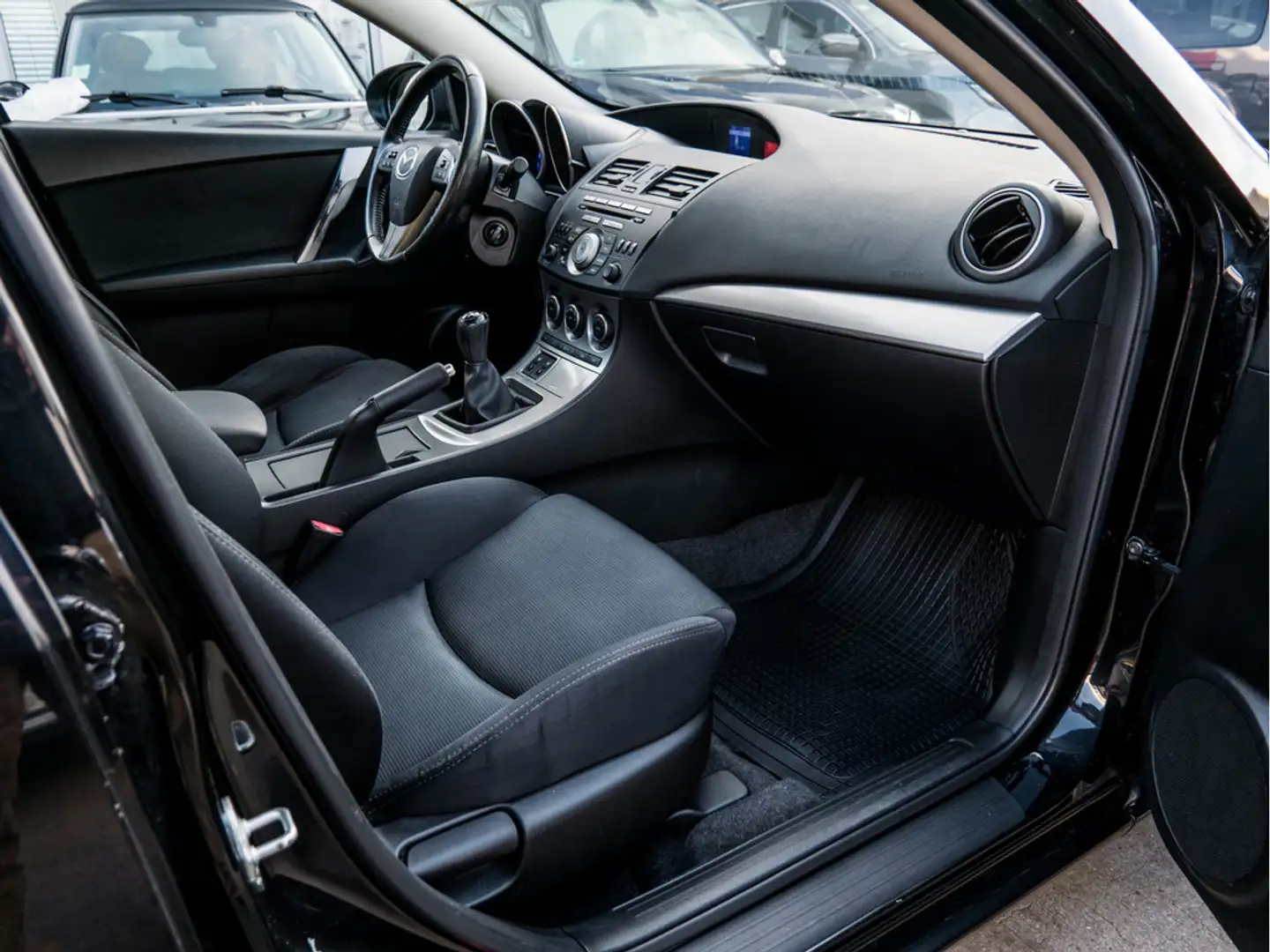 Mazda 3 Lim. 1.6 90th Anniversary KLIMA PDC SHZ Schwarz - 2