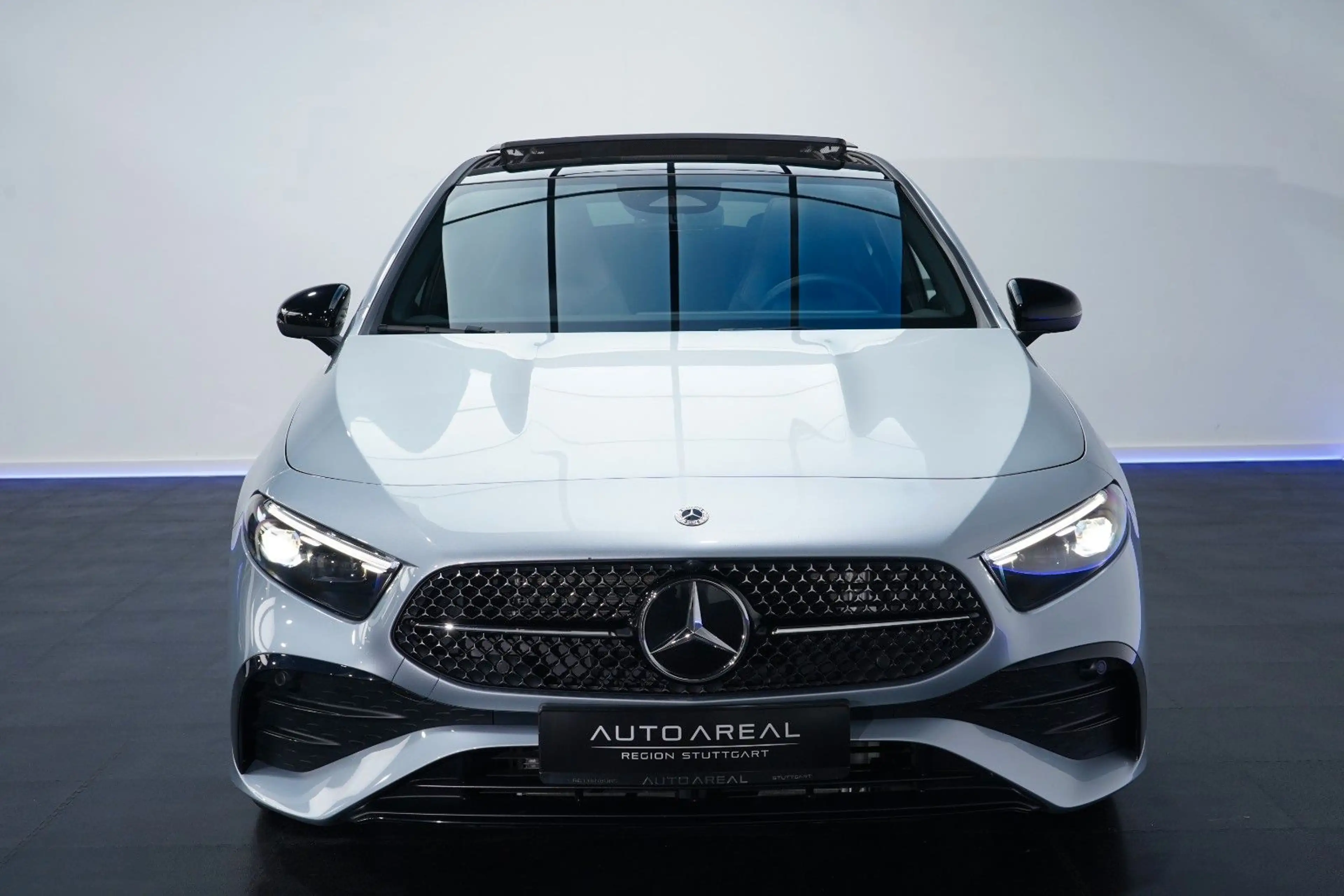 Mercedes-Benz A 200 d AMG Pano/Mmry/Wide/NightP/Multib/Distr+ — photo 5