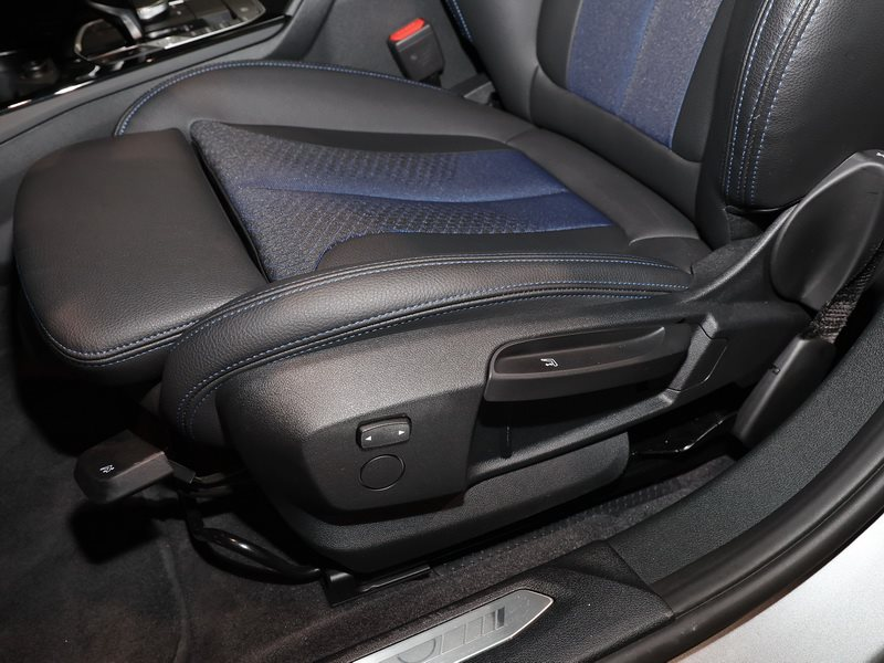 BMW 118 i Hatch M Sport HiFi DAB LED WLAN Pano.Dach — photo 11