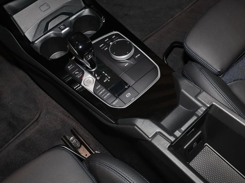 BMW 118 i Hatch M Sport HiFi DAB LED WLAN Pano.Dach — photo 8