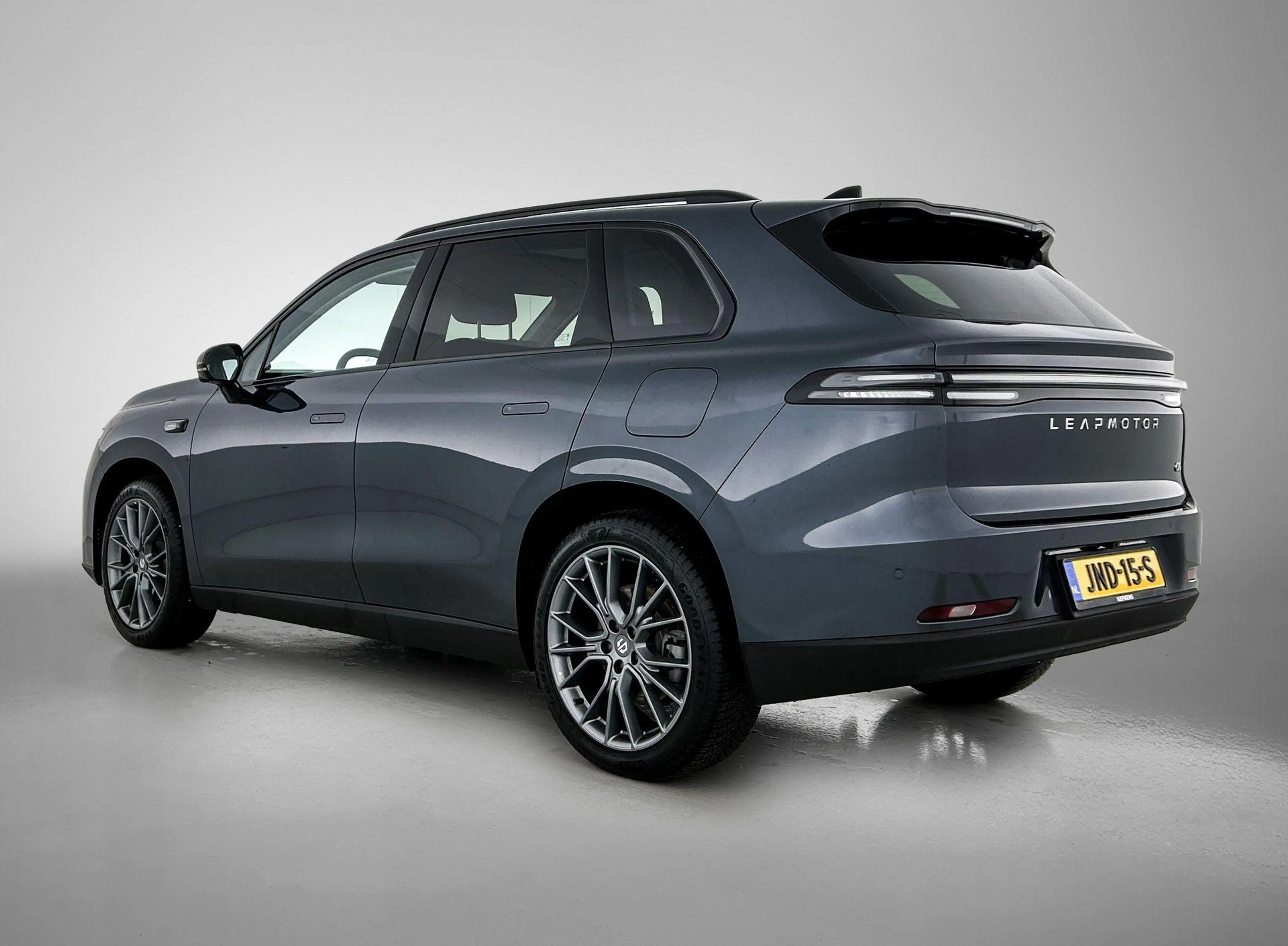 Leapmotor C10 Design 69.9 kWh | Navigatie | Panorama Dak | Elekt — photo 3