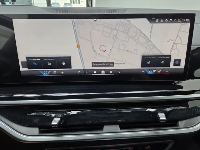 BMW X7 view 12