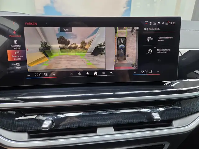 BMW X7 view 13