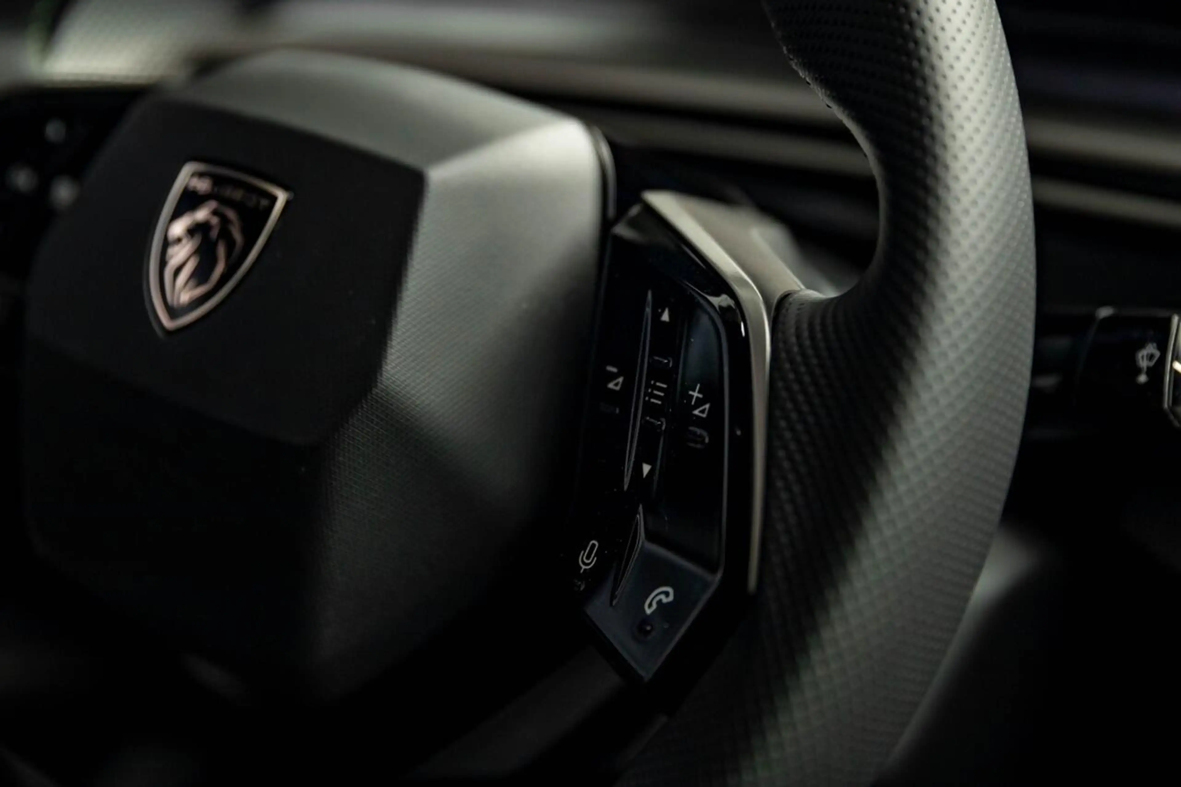 Peugeot 3008 GT | 210 PK | 360° I Alcant. | Elektr. zetels |... — photo 2