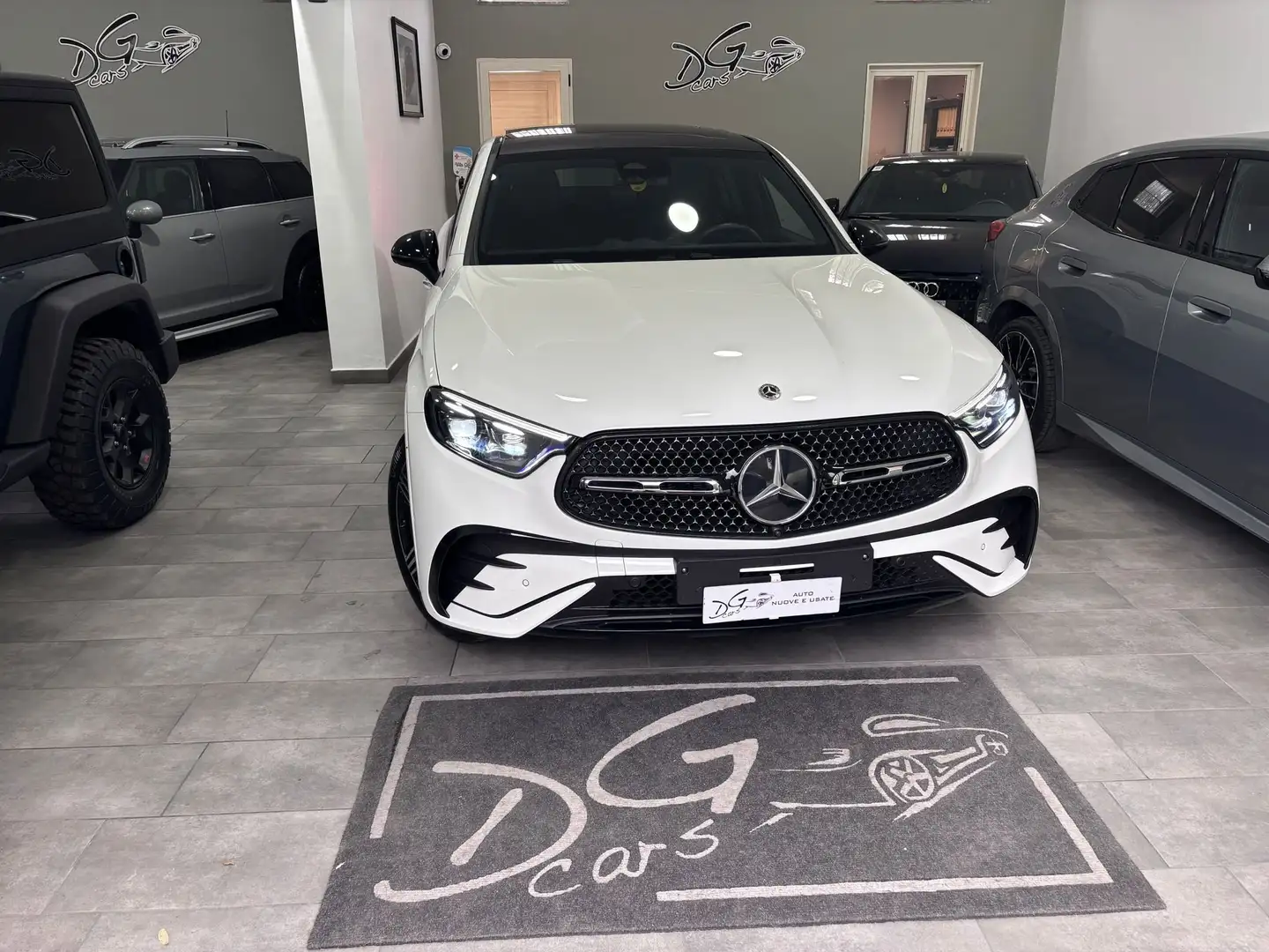 Mercedes-Benz GLC 220 D COUPE PREMIUM AMG LINE Weiß - 1