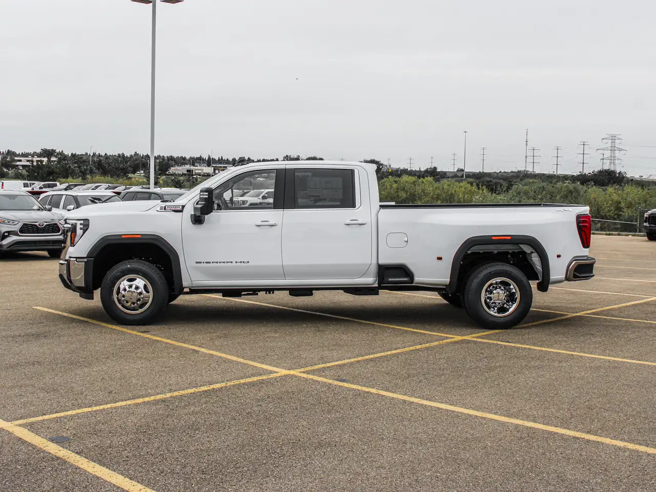 GMC Sierra 3500HD photo GMC Sierra 3500HD