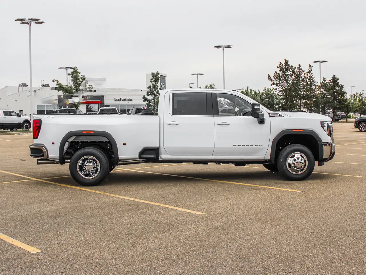GMC Sierra 3500HD photo GMC Sierra 3500HD