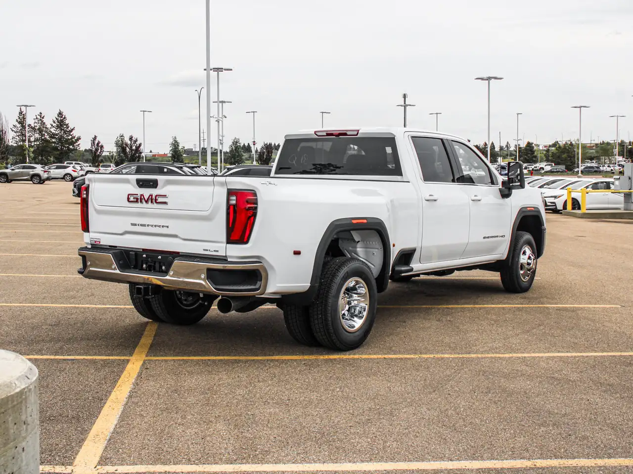 GMC Sierra 3500HD photo GMC Sierra 3500HD