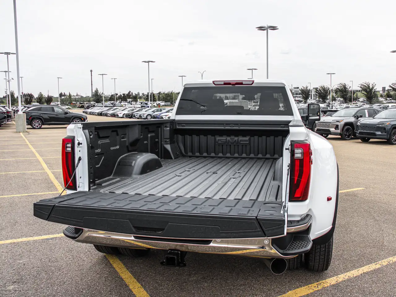 GMC Sierra 3500HD photo GMC Sierra 3500HD