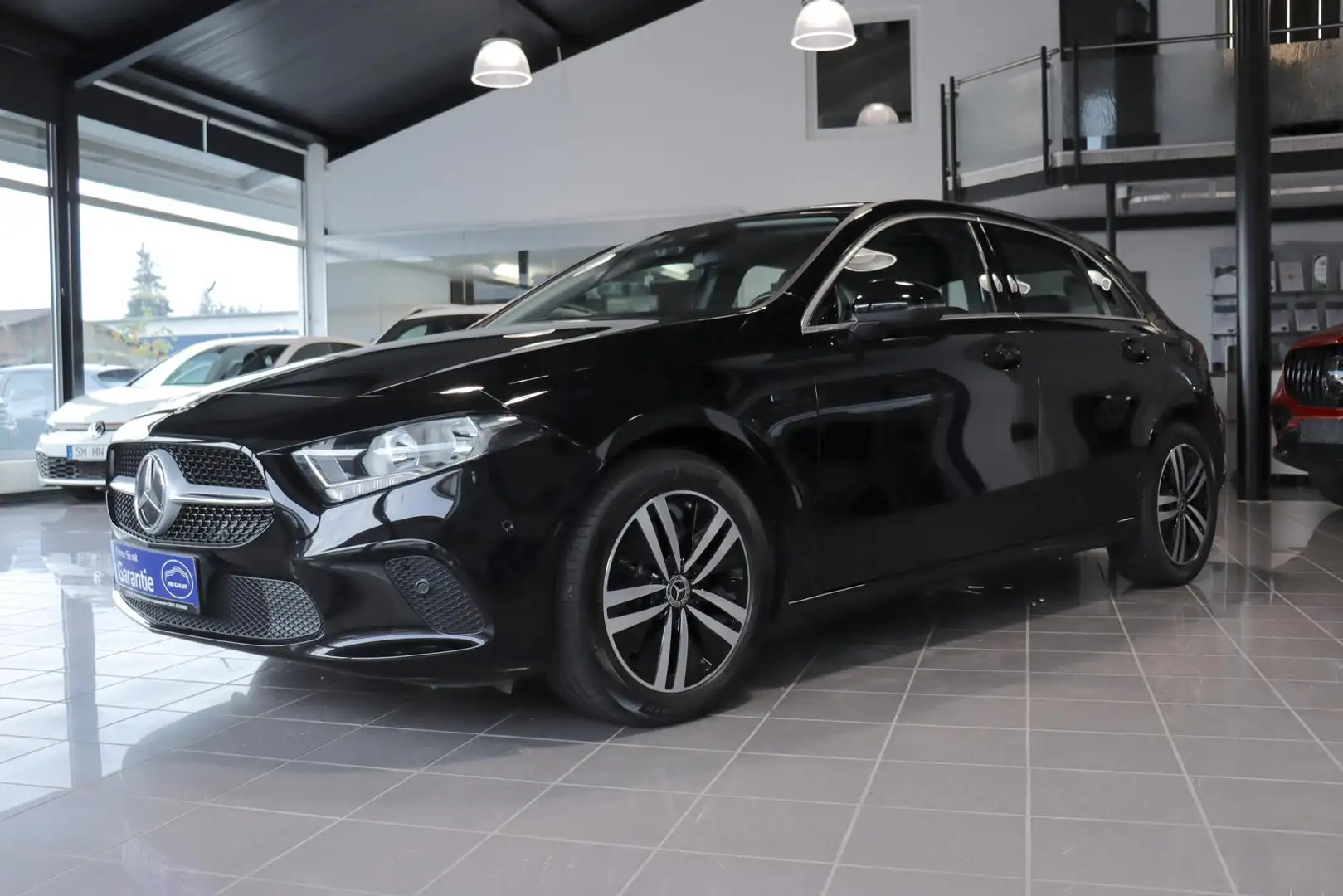 Mercedes-Benz A 250 e Progressive *WIDESCREEN*CAM*NAVI*LEDER* Schwarz - 2