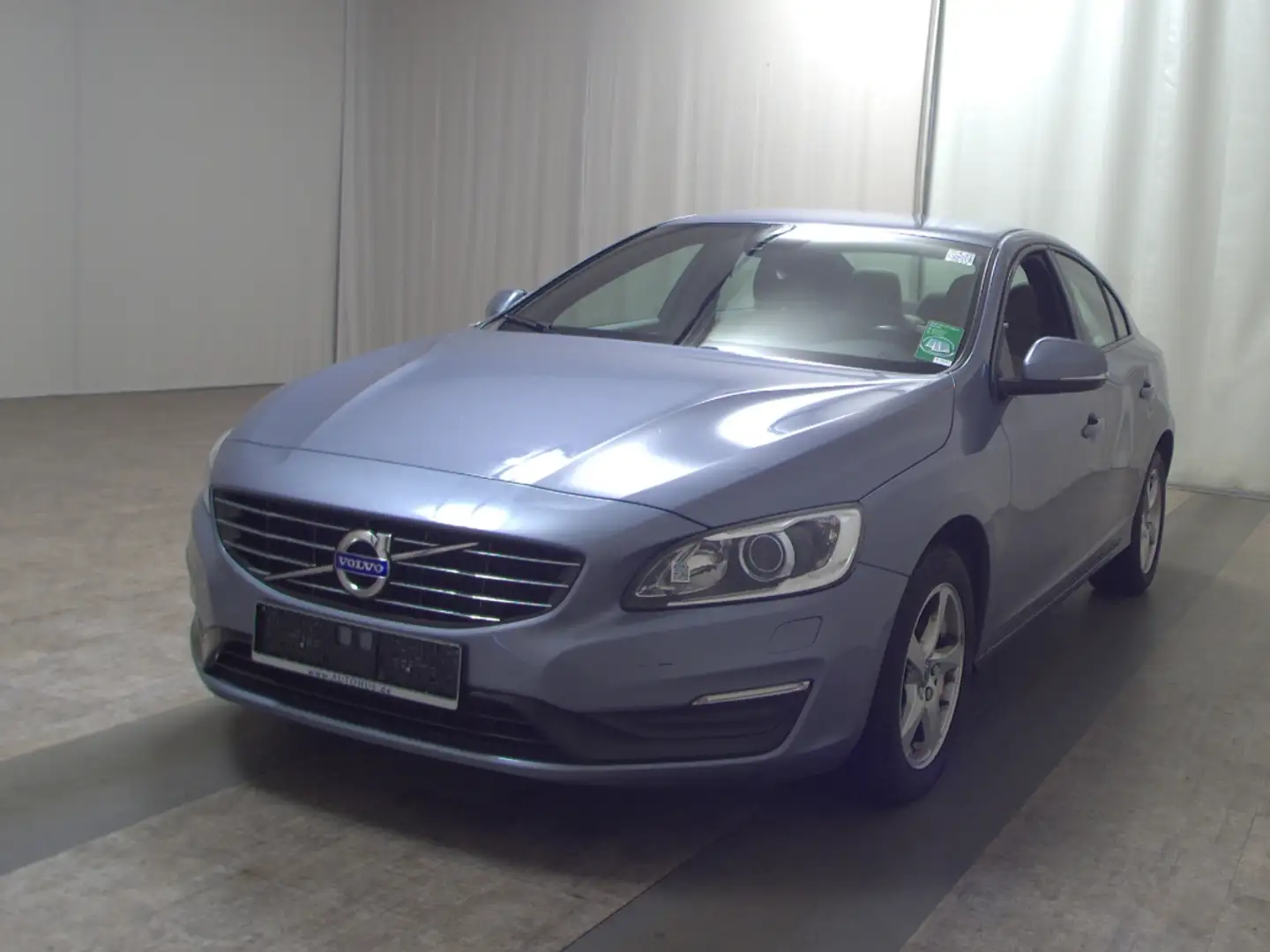 Volvo S60 D2 Kinetic Navi Xenon KlimaA SHZ LM Blau - 2