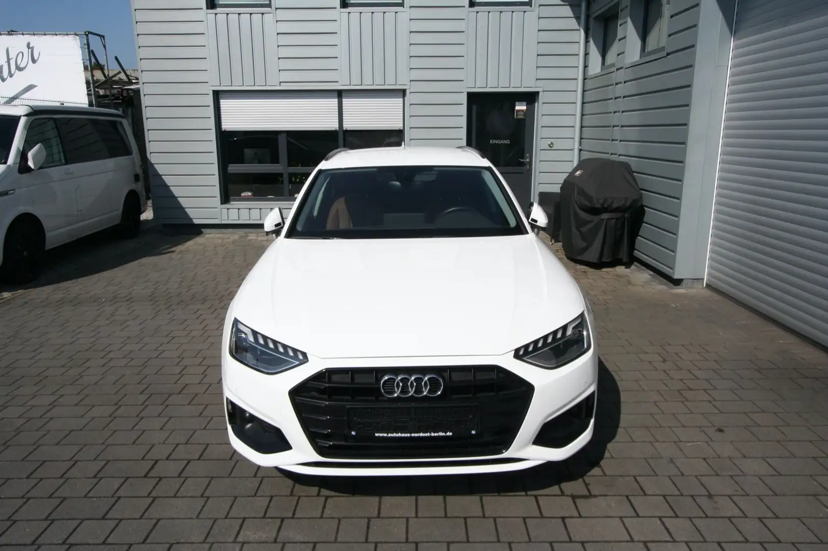 Audi A4 Avant 40 g-tron advanced CNG-Benzin White - 2