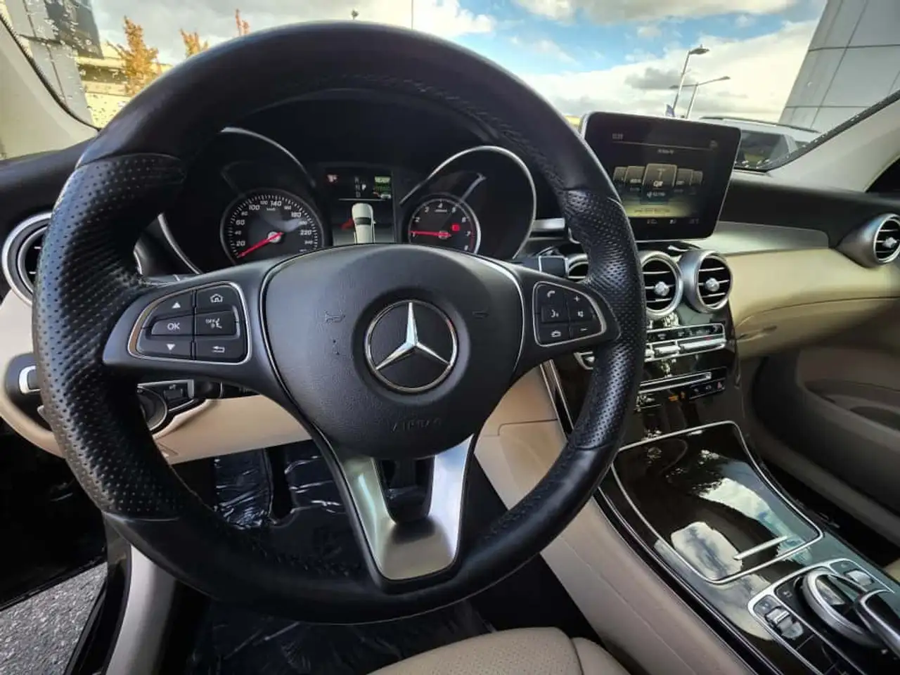 Mercedes-Benz GLC снимка Mercedes-Benz GLC