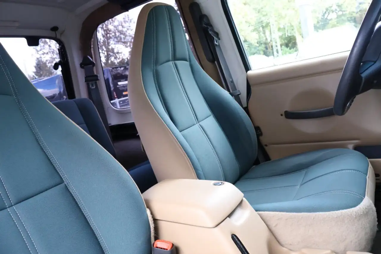 Jeep Wrangler 4.0i 4x4 Aut. HARDTOP SAHARA TJ (volledig originee, foto 5