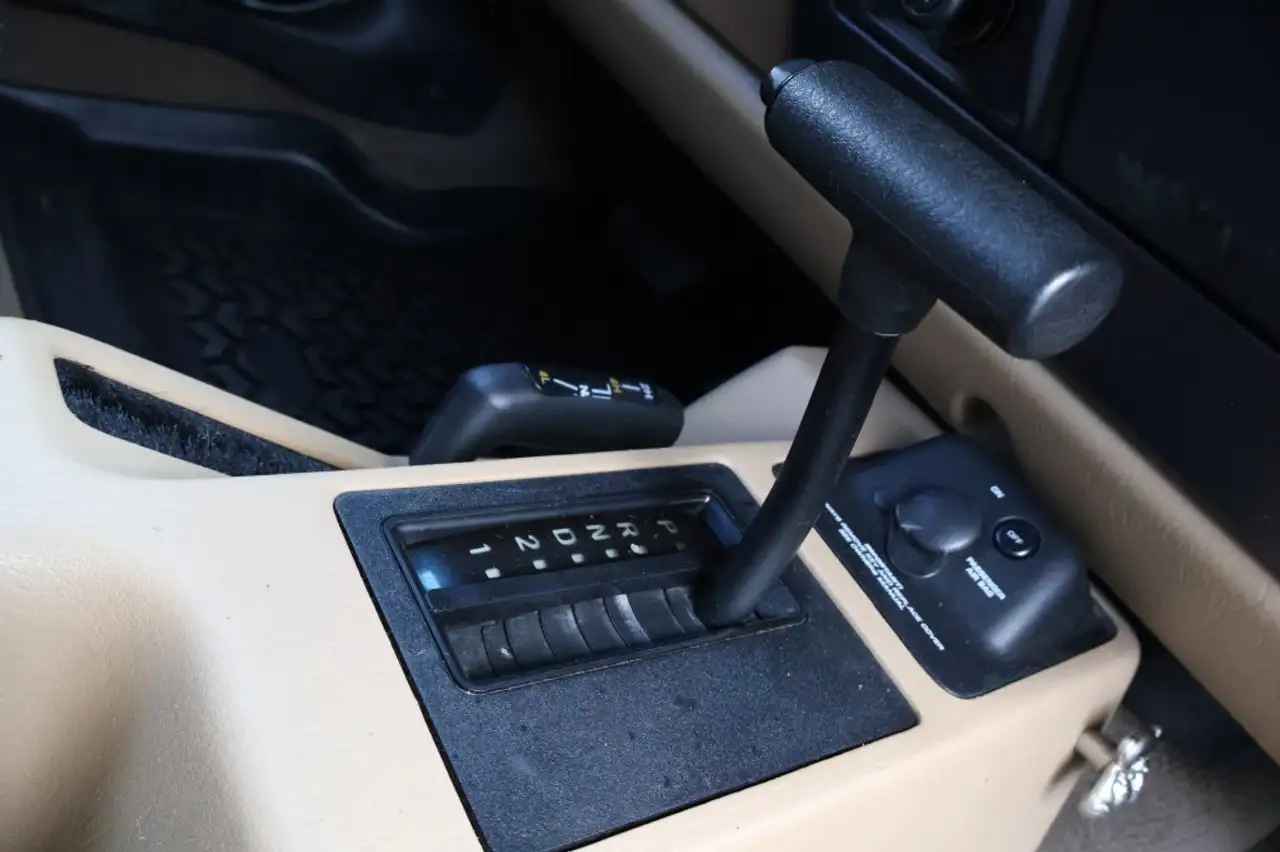 Jeep Wrangler 4.0i 4x4 Aut. HARDTOP SAHARA TJ (volledig originee, foto 4