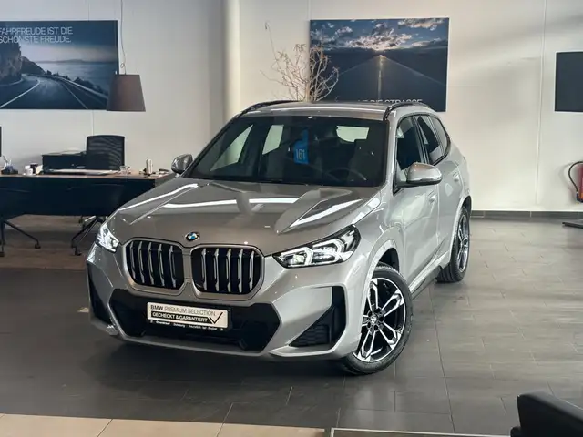 BMW X1 view 3