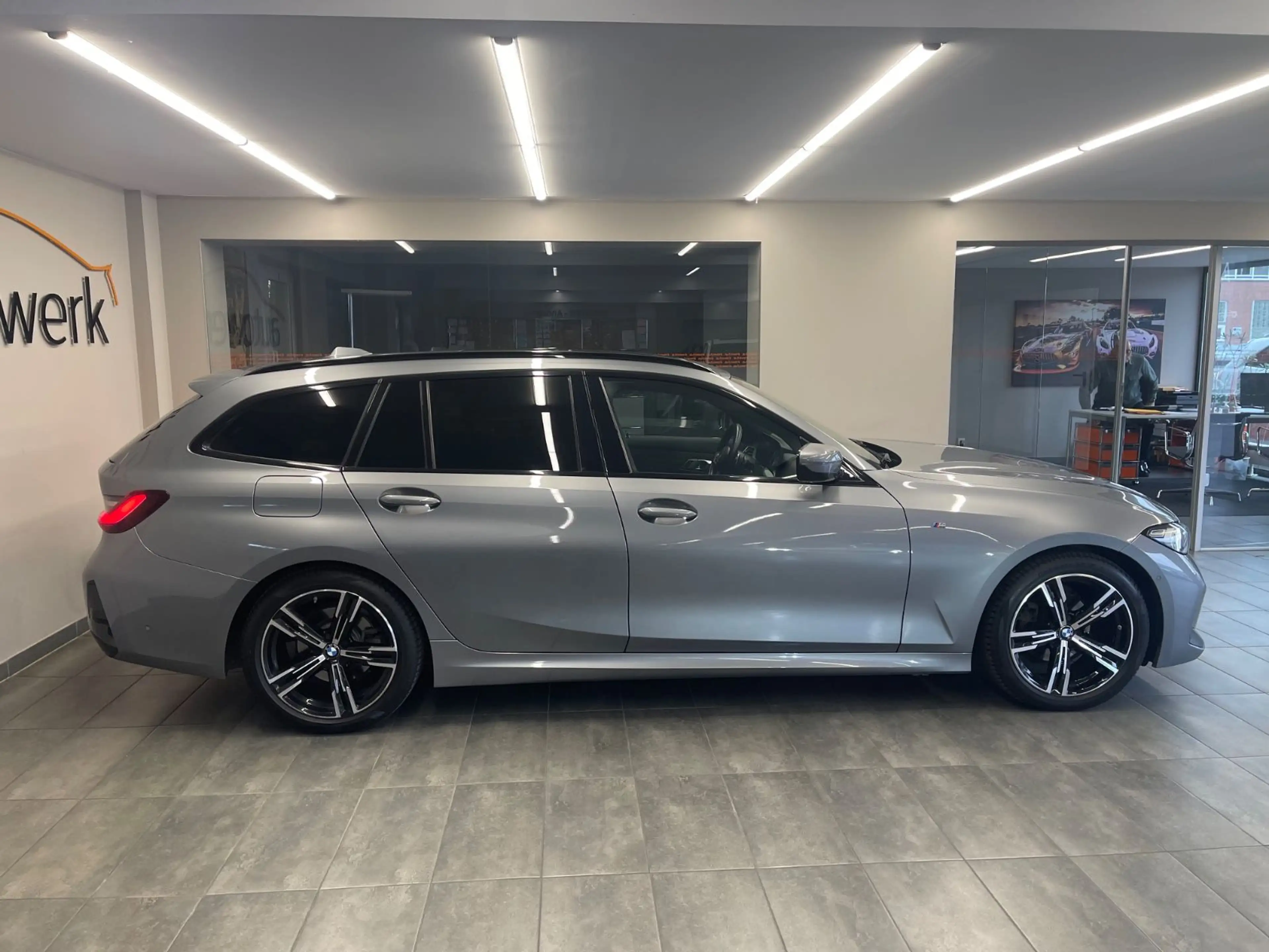 BMW 318 d T. M Sport*1.HD/AUT./HeadUp*Pano/LED/TOP* — photo 3