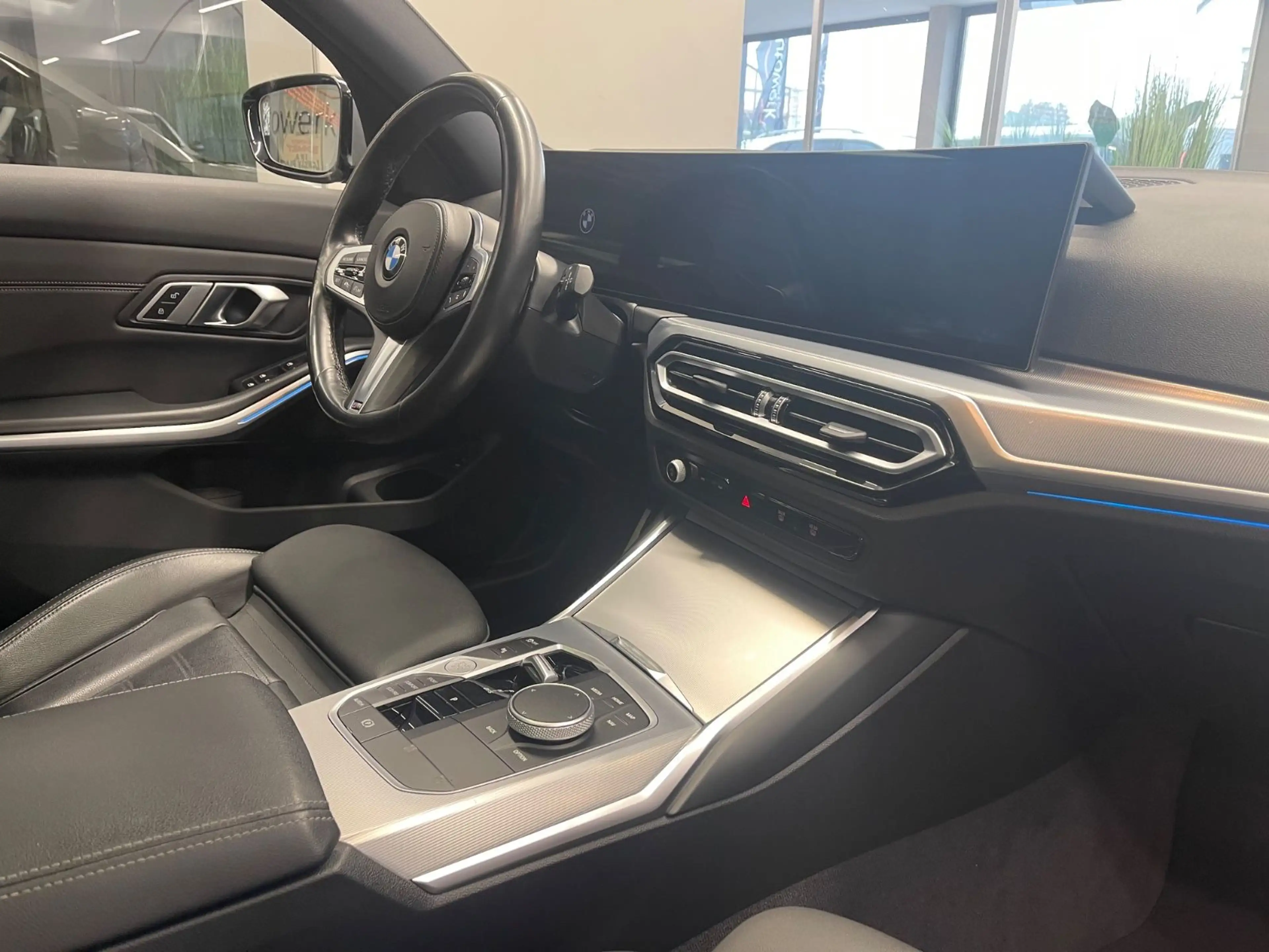 BMW 318 d T. M Sport*1.HD/AUT./HeadUp*Pano/LED/TOP* — photo 15