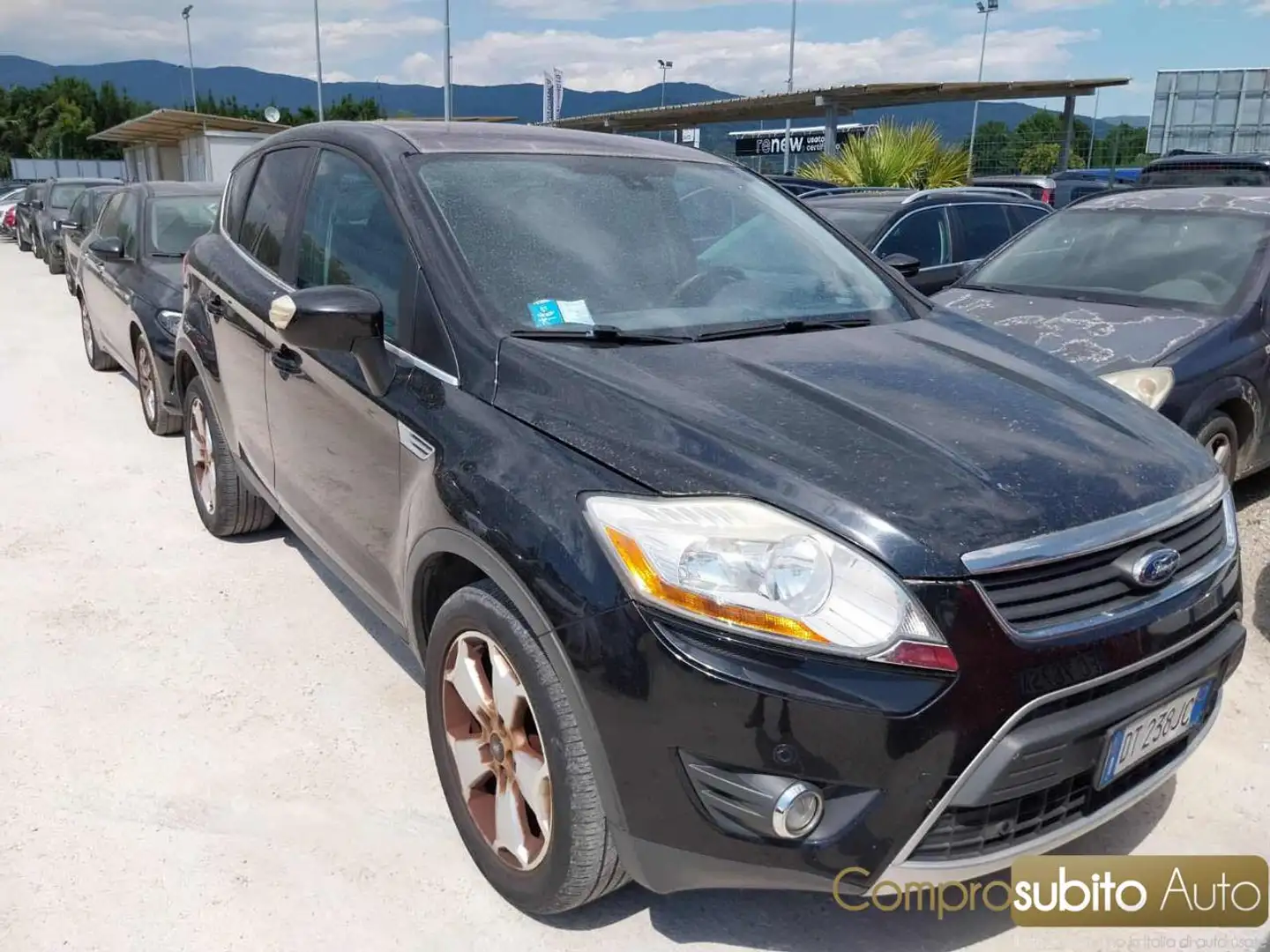 Ford Kuga 2.0 TDCi 136 CV 4WD Titanium DPF Černá - 2