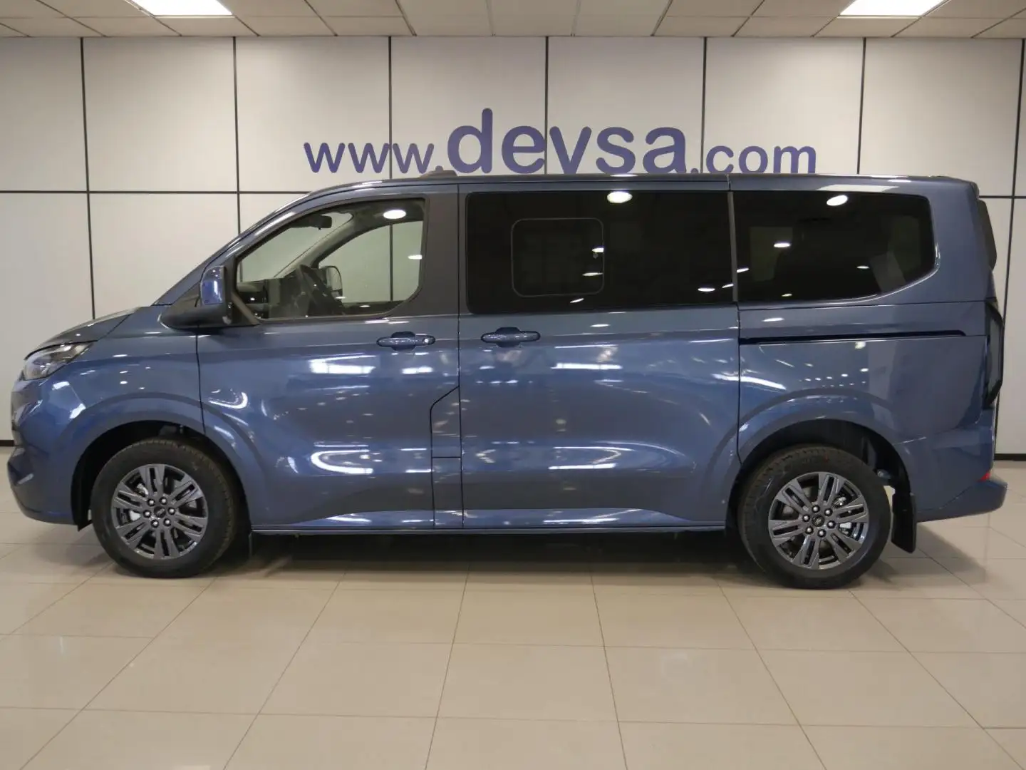 Ford Tourneo Custom 2.0 EcoBlue 110kW (150CV) L1 Titanium Azul - 2
