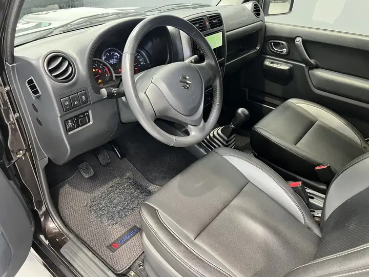Suzuki Jimny 2018, foto 16